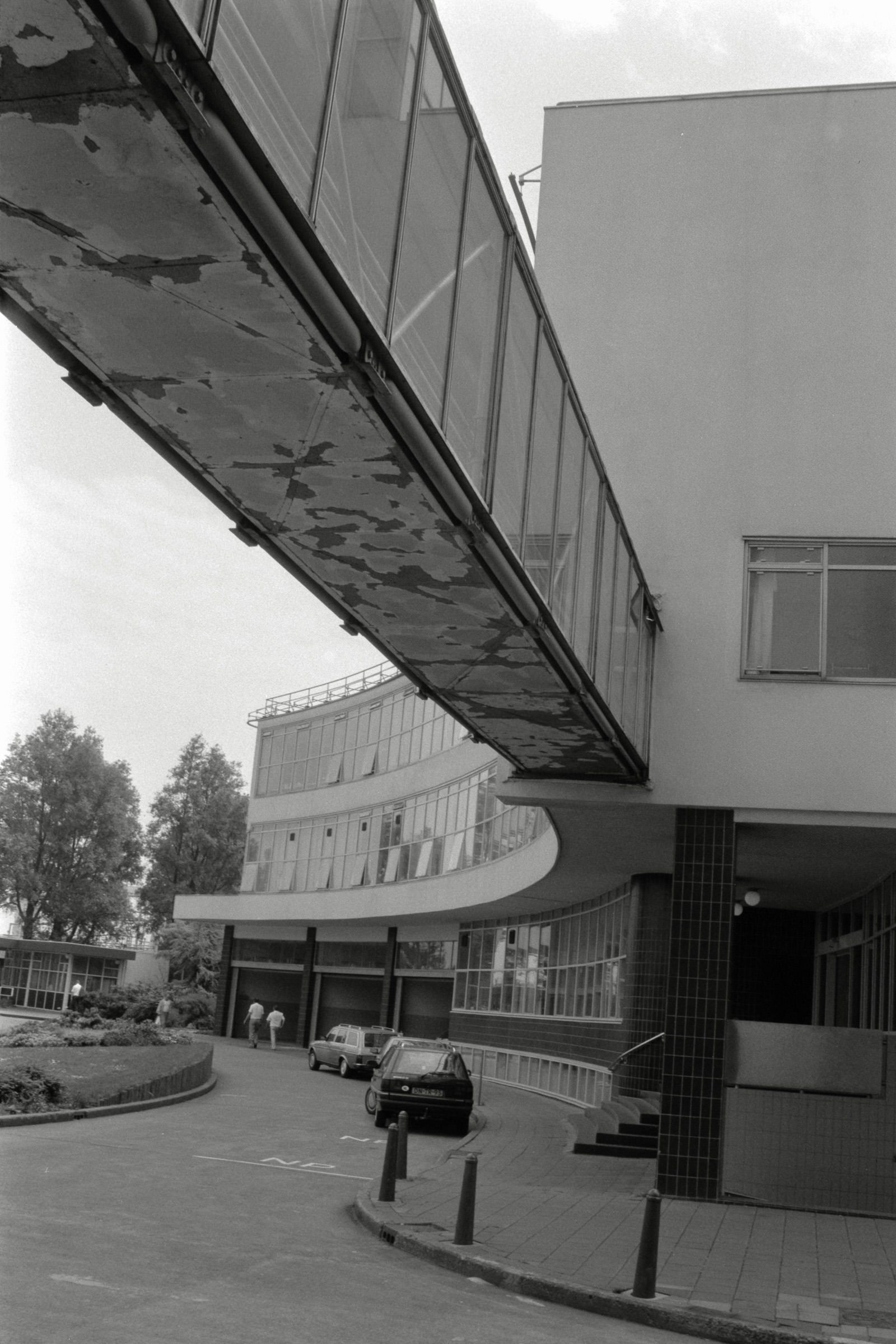 AHP F1992 06 003 sc250507 img06 NLP